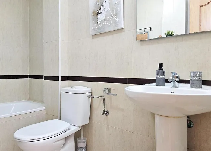 2 Bedroom Stunning In 말라가